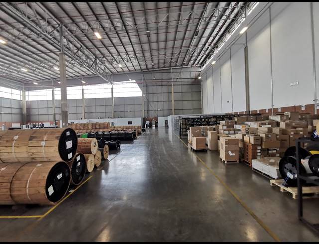9,725M² WAREHOUSE TO LET IN STERKFONTEIN AH